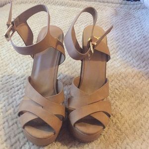 Tan/ nude heels